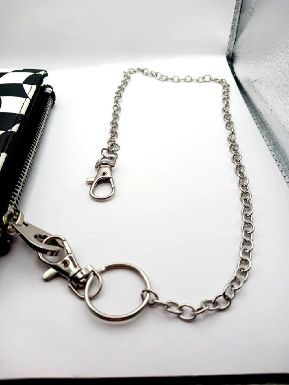 Black + White Skater Checkered Long Wallet + Metal Chain - Picture 2 of 10
